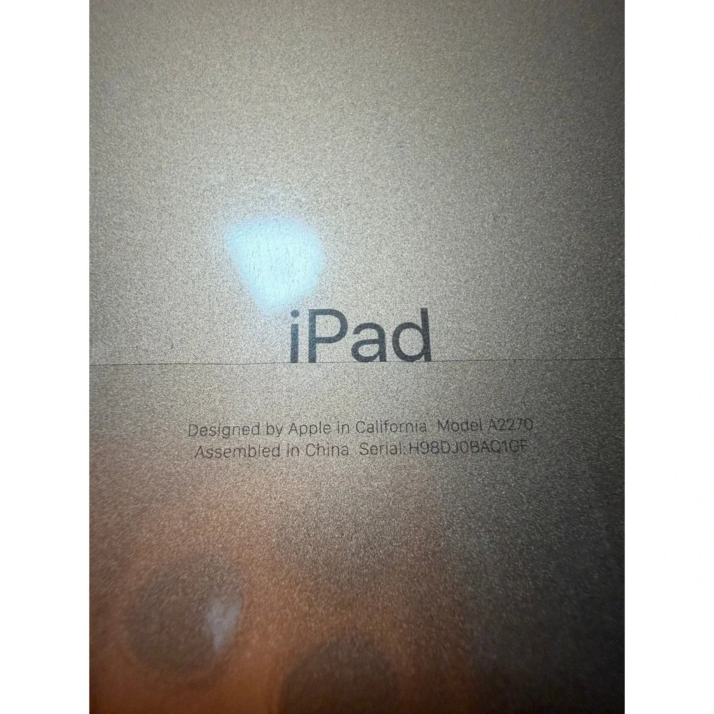 Apple iPad 8th Gen A2270 32GB Rose Gold with Bluetooth Keyboard Case Bundle